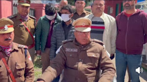 उत्तराखंड: चमोली पुलिस ने असली सोने को नकली हॉलमार्क वाली धातु से बदलने वाले गिरोह का किया भंडाफोड़ दो शातिर आरोपी उपकरणों के साथ गिरफ्तार