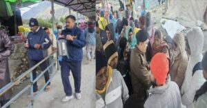 उत्तराखंड : श्री बद्रीनाथ धाम में पुलिस और संतों की मानवीय पहल, दर्शनार्थियों के लिए की जलपान व्यवस्था