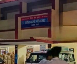 उत्तराखंड : श्रीनगर गढ़वाल में वाहन ओवरटेक को लेकर हुआ विवाद 3 स्थानीय युवक घायल 10 राजस्थानी यात्री गिरफ्तार