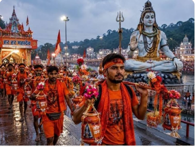 हरिद्वार के हर की पैड़ी पर गंगाजल भरकर कांवड़ यात्रा शुरू करते शिवभक्त, बम-बम भोले के जयघोष के बीच उमड़ी श्रद्धालुओं की भीड़