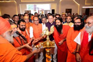संत समागम में गूंजा ‘एक राष्ट्र-एक चुनाव’ का संकल्प, शिवराज सिंह चौहान और सीएम धामी ने संतों से मांगा समर्थन